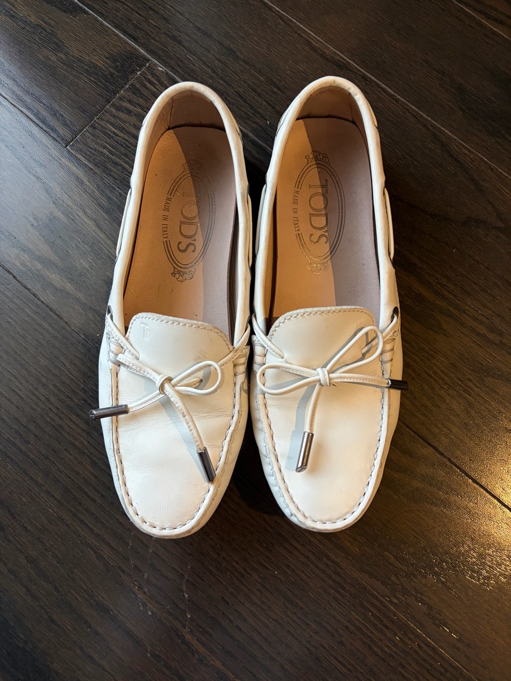Tod's White Saffiano Leather
Laced Gommino Loafers Driving Shoes, EU 35